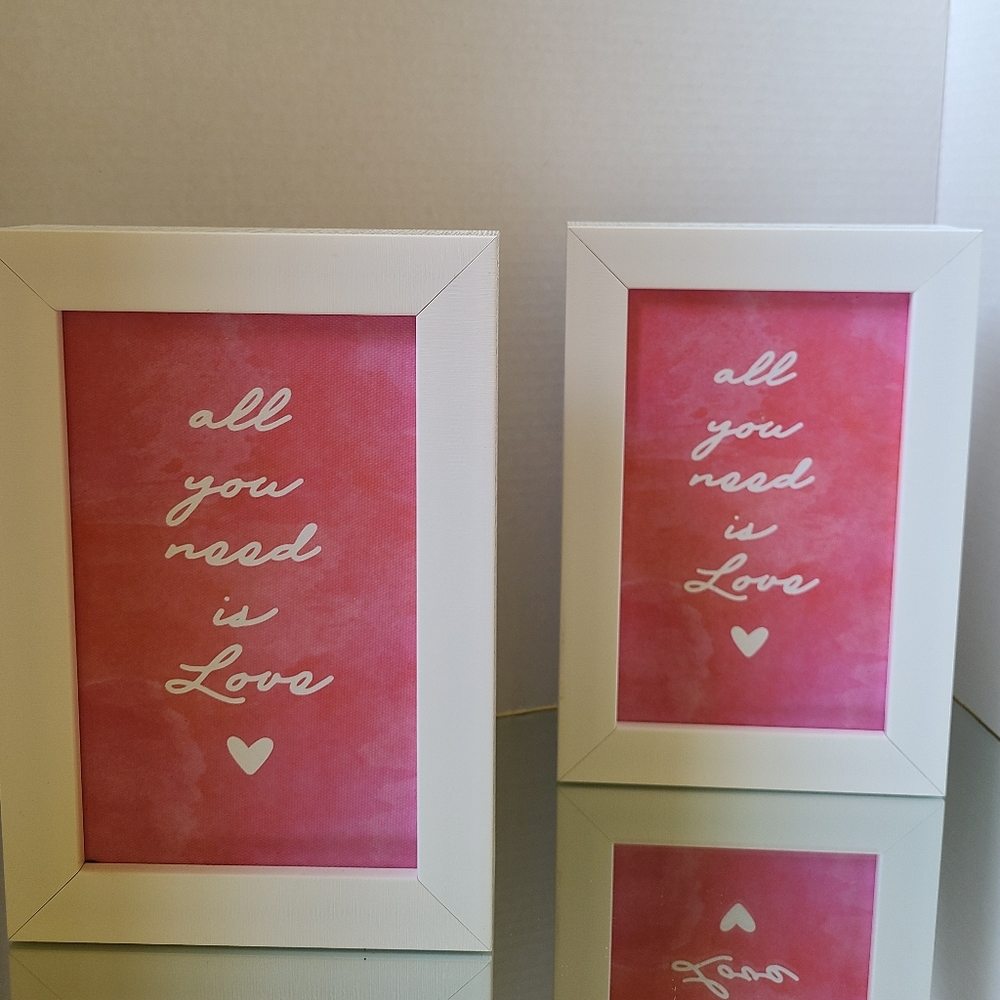 FRAME "ALL U NEED IS LUV" ❤